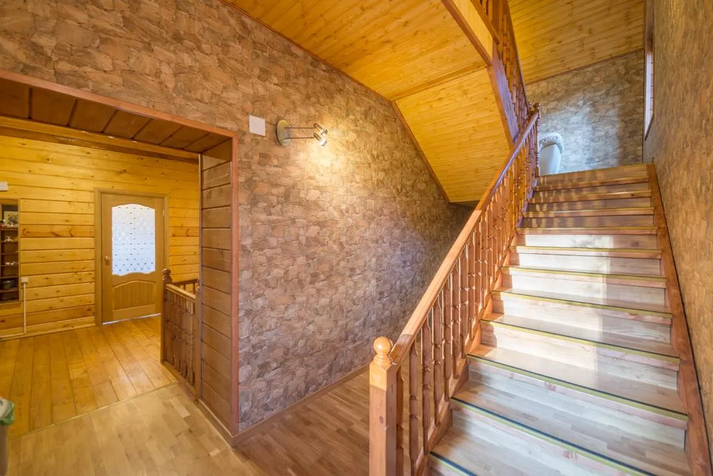 Коттедж Дом для отдыха в живописном месте — Луга