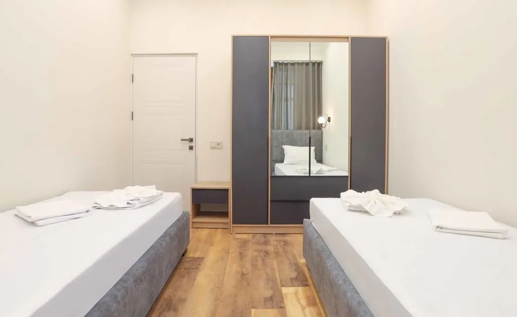 Стильная квартира с 2 спальнями / Стей Инн