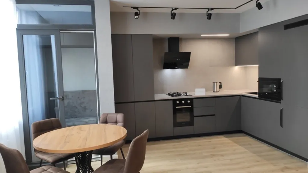 Квартира Просторная квартира с дизайнерским ремонтом — Севастополь