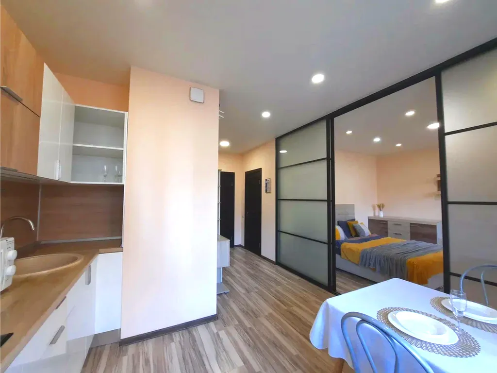 Современный уголок уюта: квартира-студия с полной комплектацией