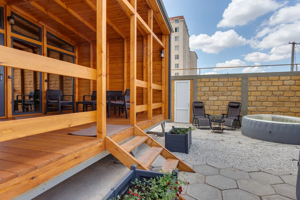 Современный дом на берегу моря