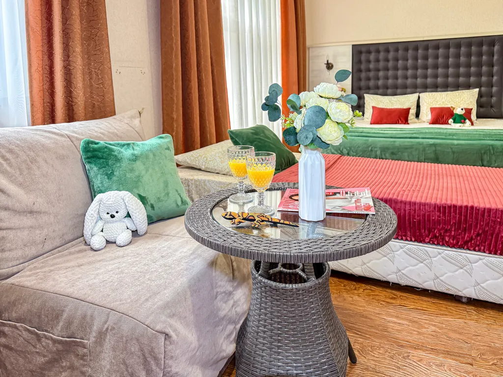 Номер на 4 человек с кухней на 1 этаже в центре, в 7 минутах до моря