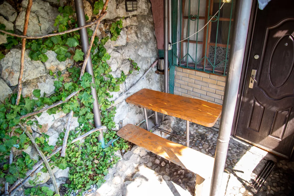 Домик с террасой