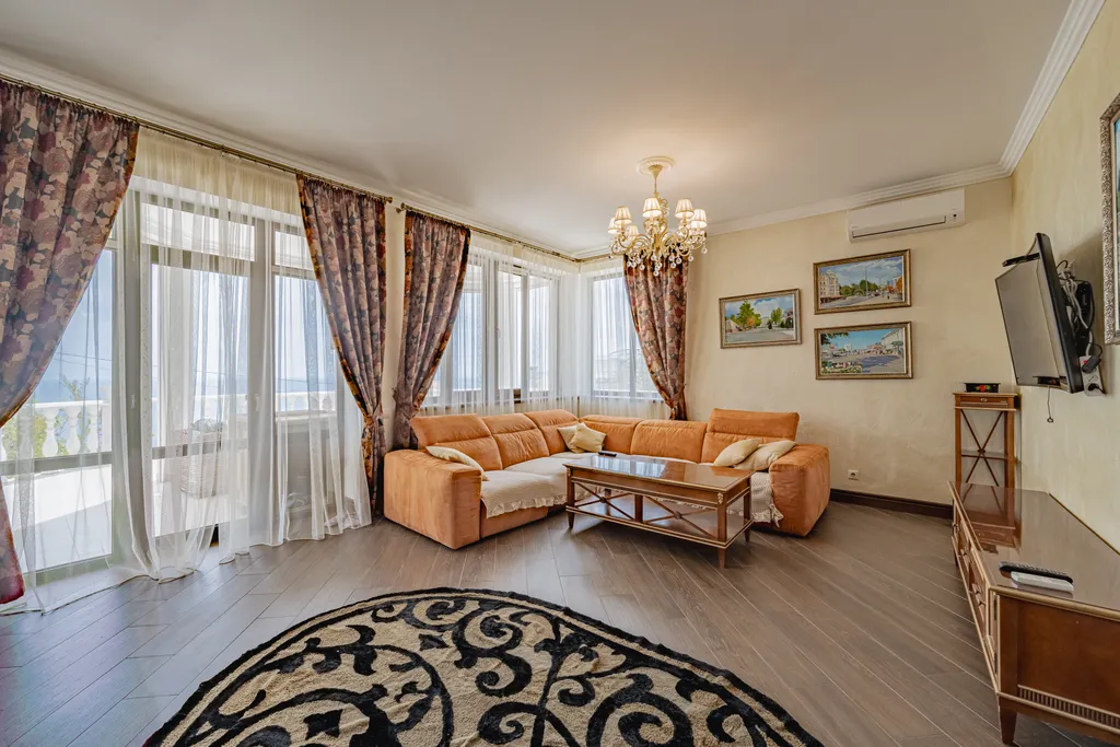 Красивый дом Азазель с сауной и с видом на море и горы