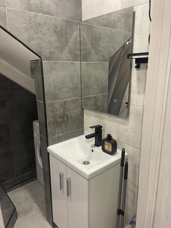 Студия с видом на бассейн