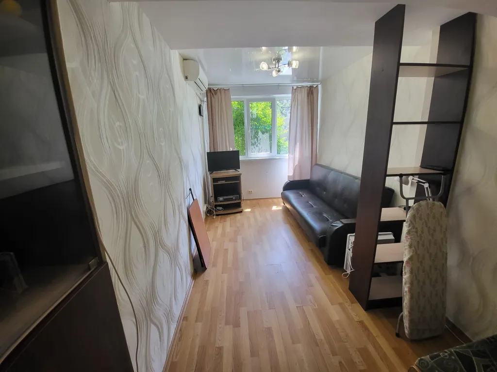 2-комнатная квартира, есть все необходимое для проживания