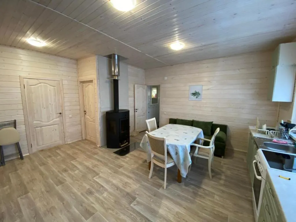 Уютный дом с камином и электрической сауной