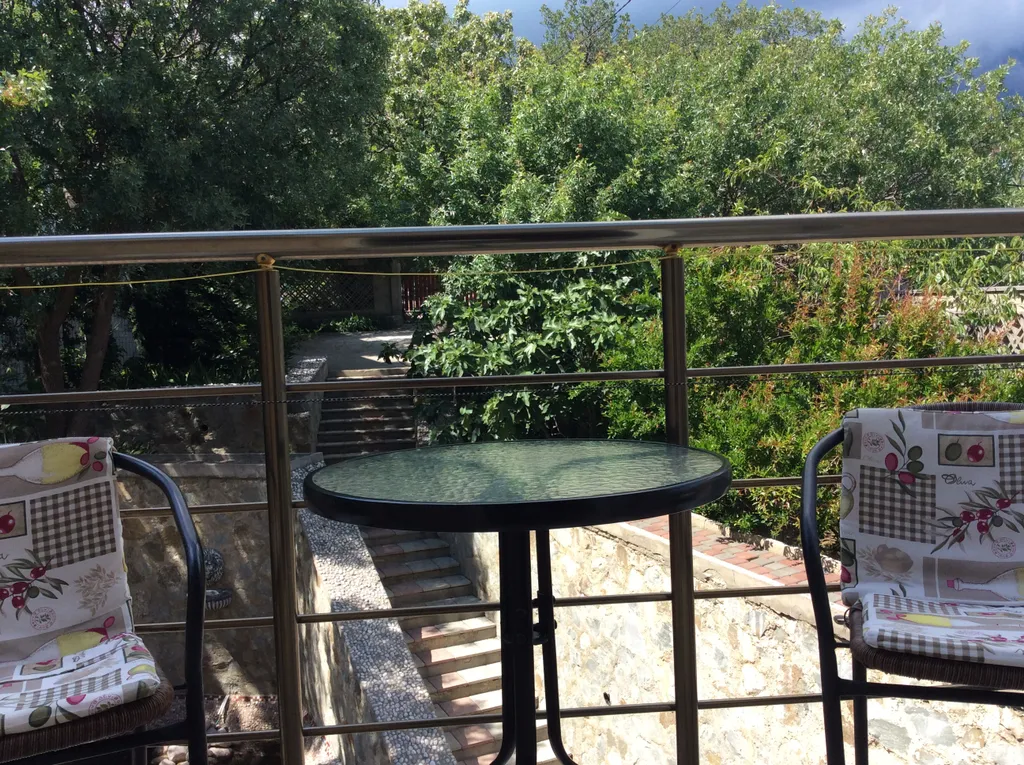 Студия с видом на горы