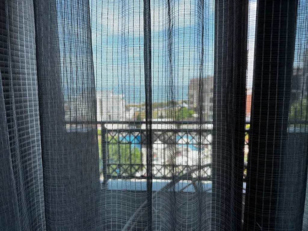 Трёхкомнатная квартира у пляжа, вид на море из всех комнат, два бассейна