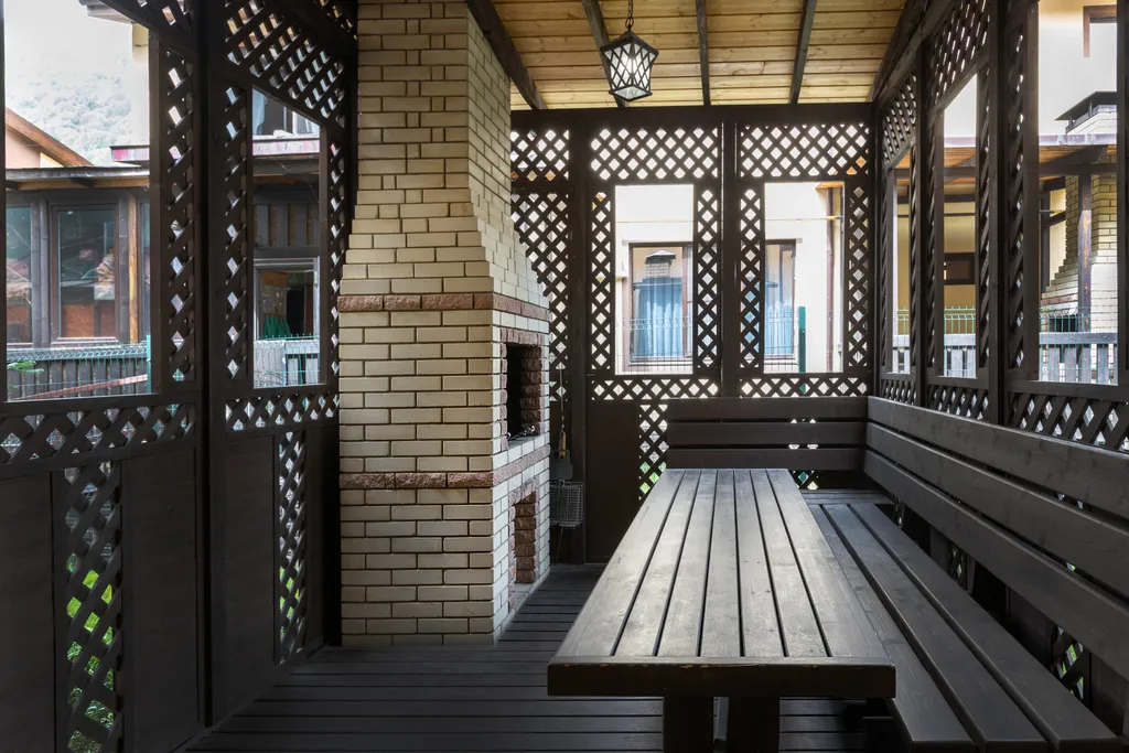 Коттедж с зоной барбекю и парковкой