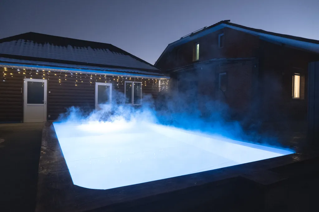 Большой дом с бассейном