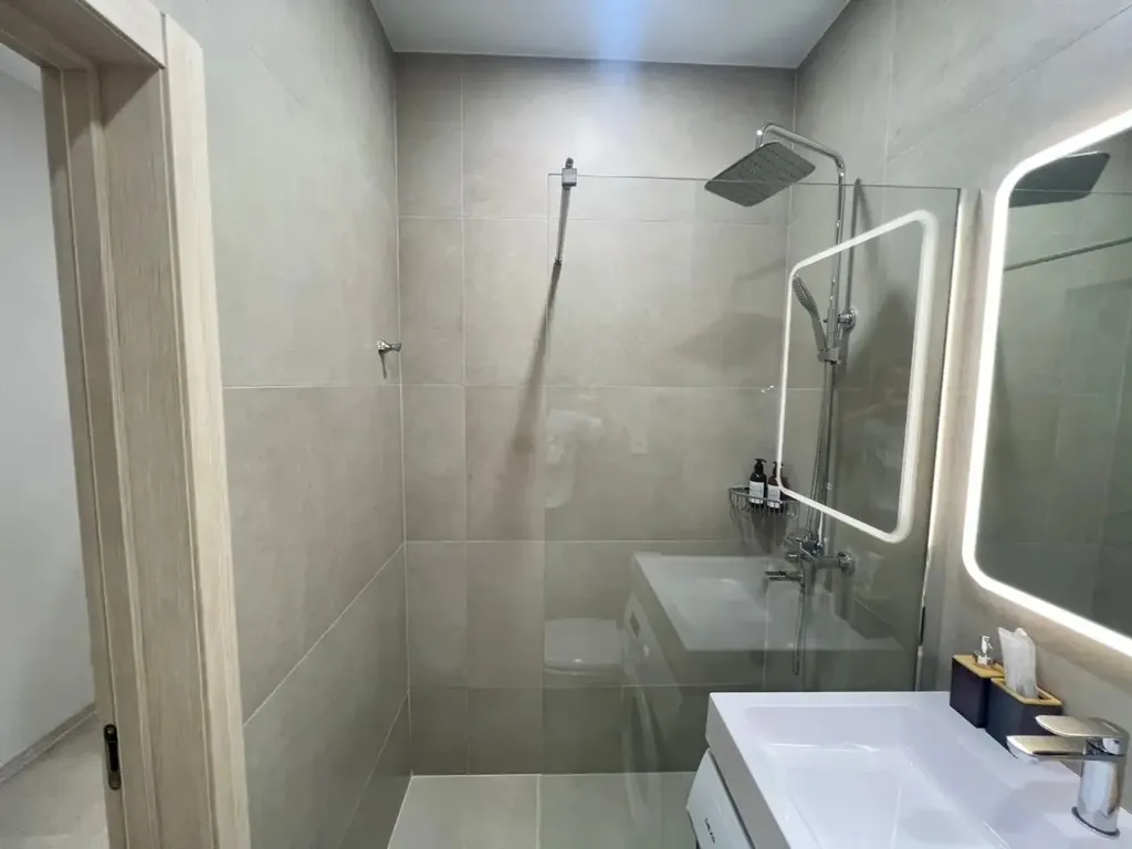 Новый аппарат в горах недалеко от моря