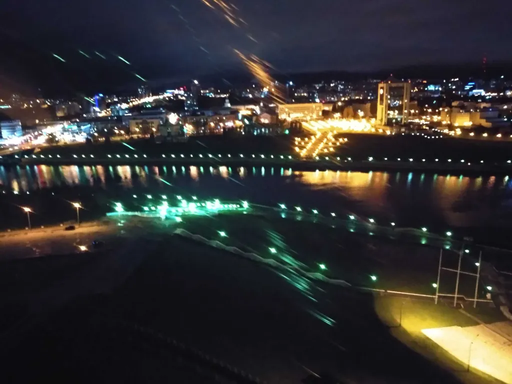 Лайнер с видом на Залив