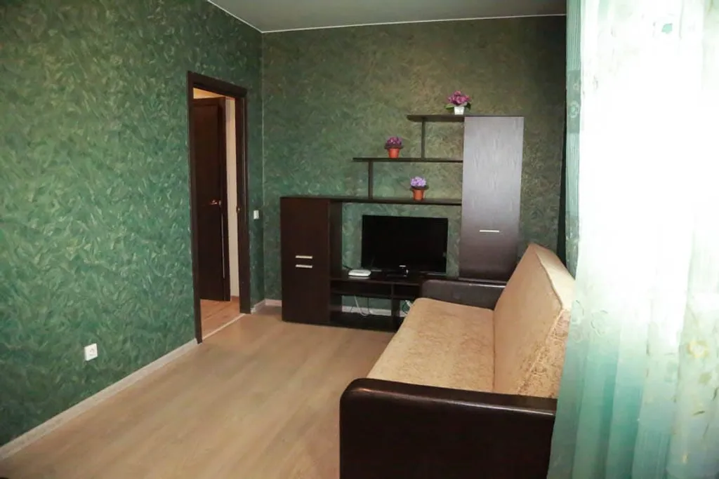 Новая трёхкомнатная квартира в тихом центре