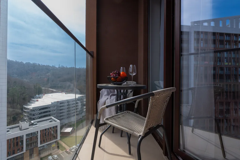 Стильная студия с видом на горы