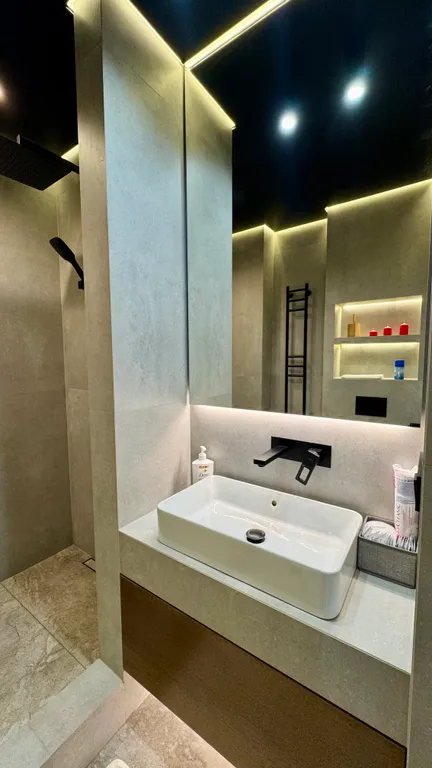 Современная 2-комнатная квартира с дизайнерским ремонтом