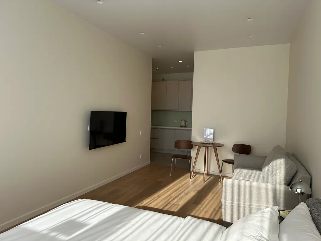 Дизайнерские апартаменты с видом на город и центр