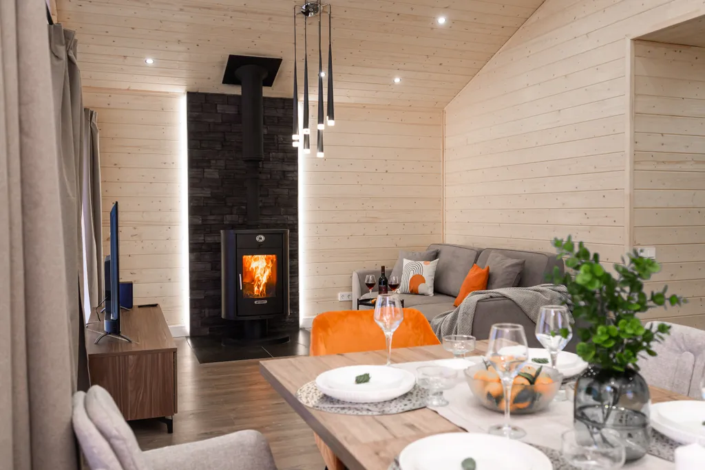 Дом с камином и баней у озера