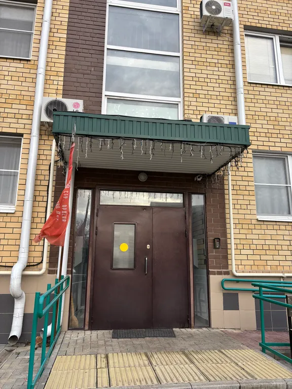 Квартира Сдаётся светлая и уютная квартира, в двух шагах от парка «Поддубного». — Ейск