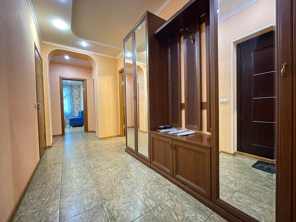 3-к квартира в самом центре с парковкой