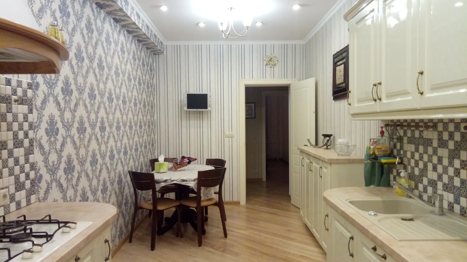 Столовая зона Dining area