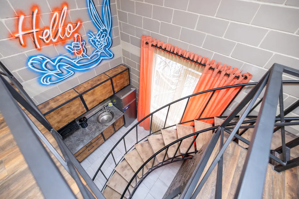 Двуxуpовнeвая cтудия с сауной Bе роsitivе