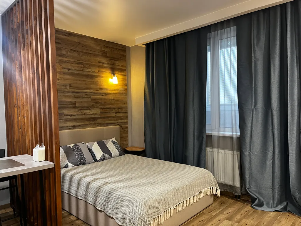 Квартира-студия с новым дизайнерским ремонтов в новом доме — аренда посуточно в Самара