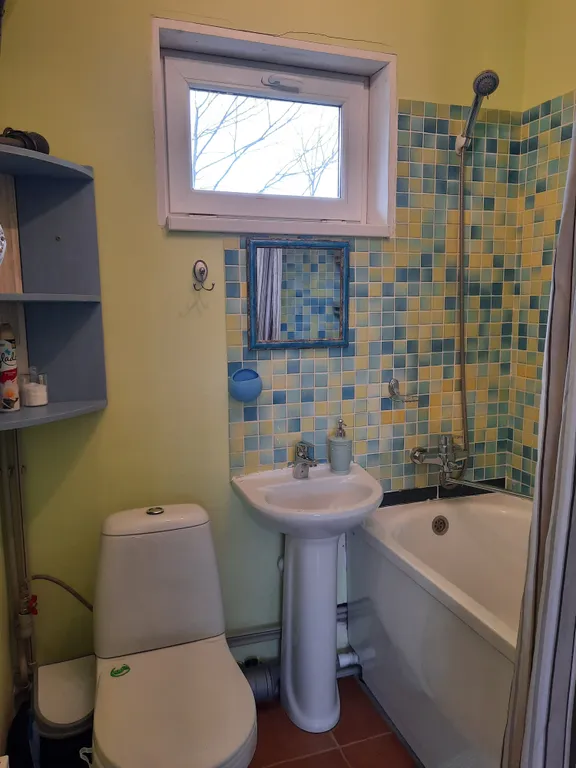 Милый домик в стиле прованс с камином, горячей купелью, баней, бассейном