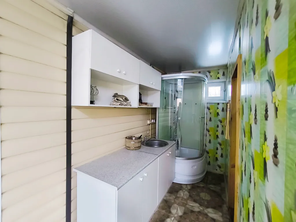 Комфортабельный 2-этажный дом с панорамным остеклением и русской баней