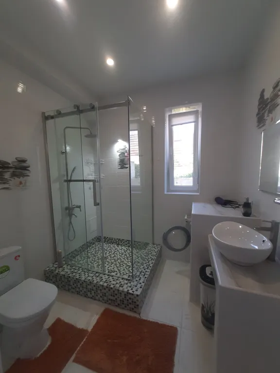 Первый этаж в центре инфраструктуры в Севастополе