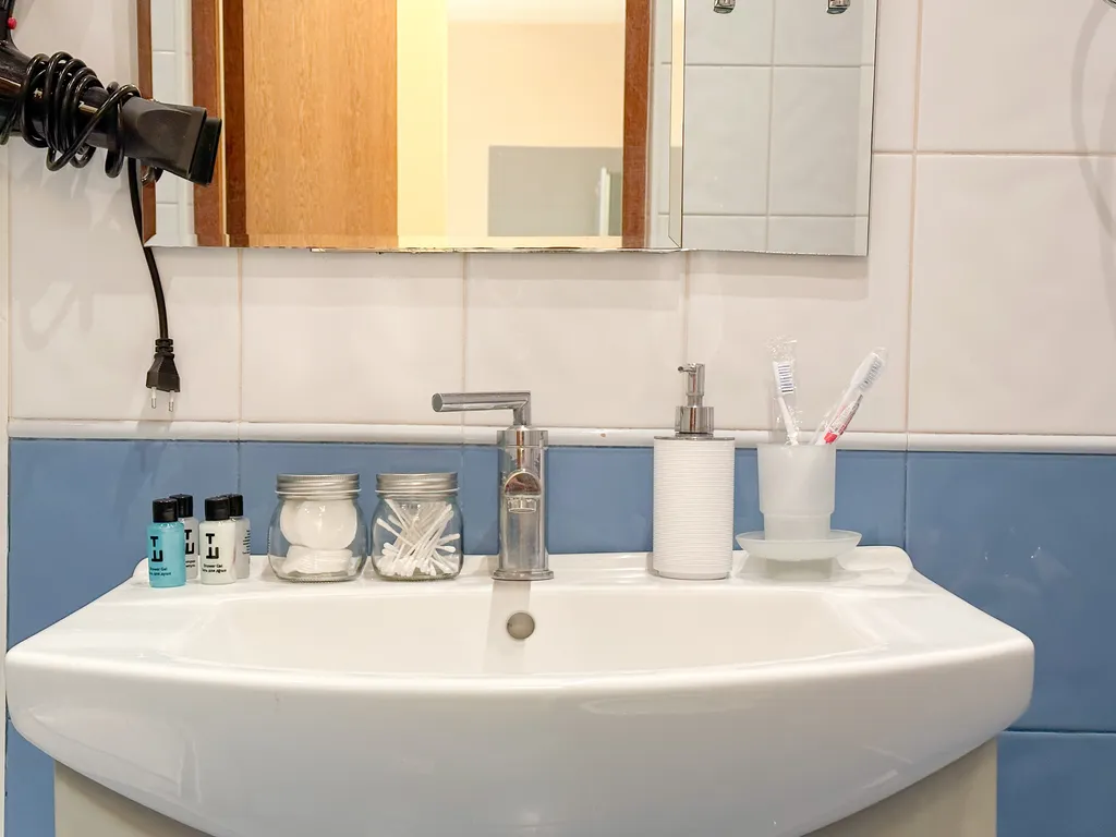 В центре под рукой все событие