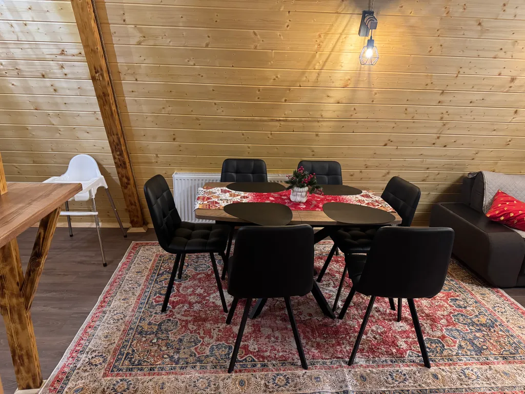 Двухэтажный A-Frame шале посреди заповедного леса вблизи Эльбруса