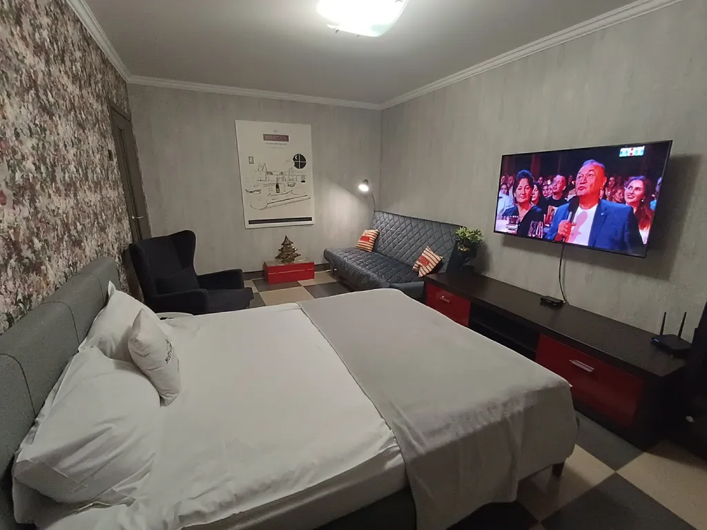 Уютная квартира максимально близко от мнтк и областной больницы