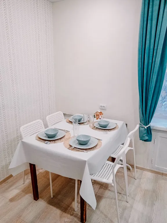 Свежая трешка с раздельными комнатами в тихом районе города