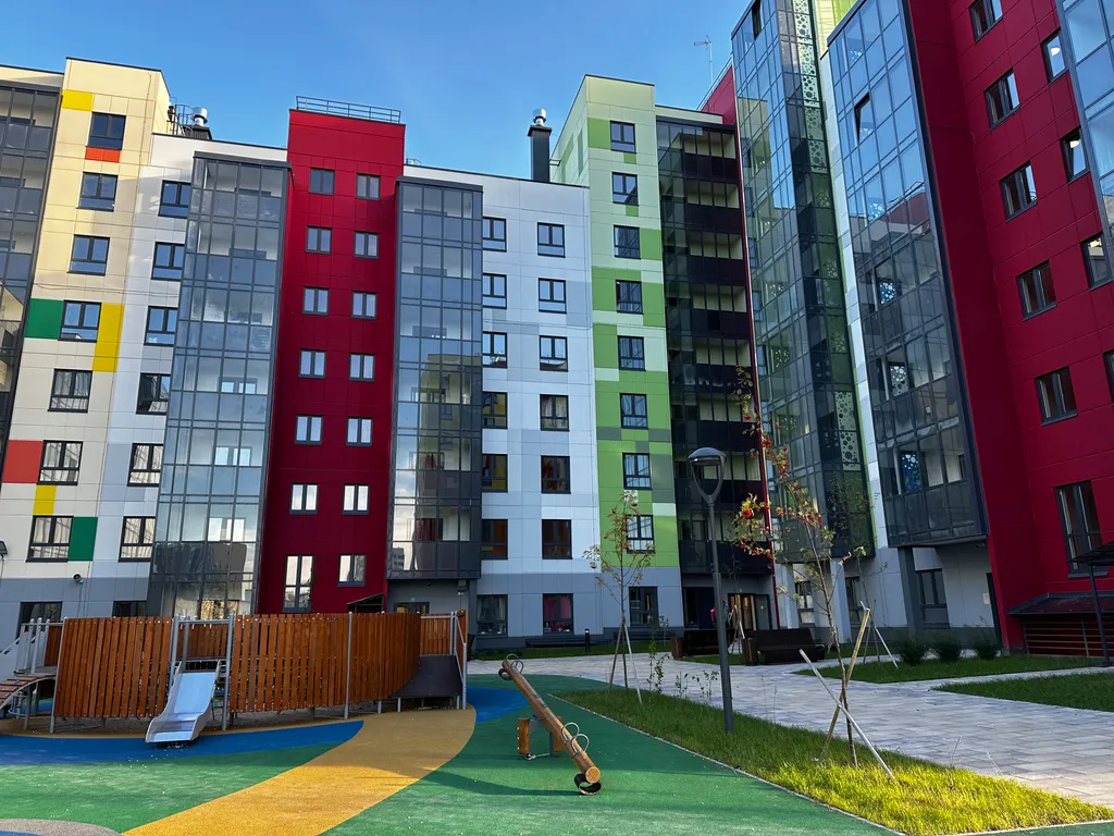 Thursday's apartment