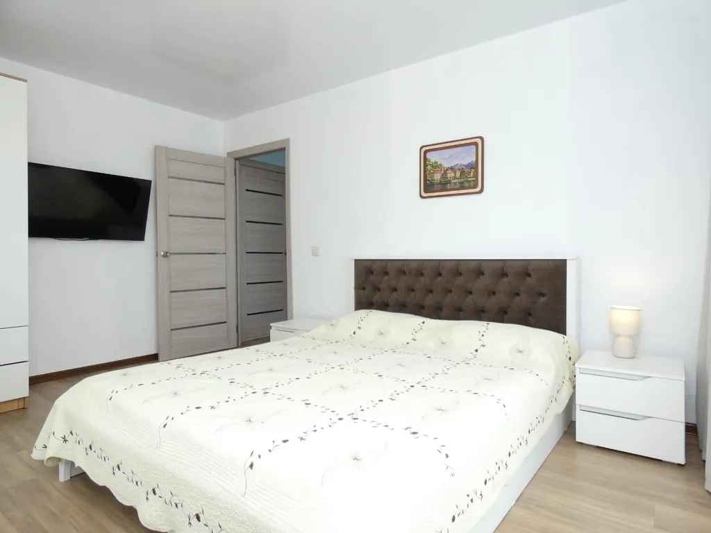 Новые двухкомнатные апартаменты с видом горы