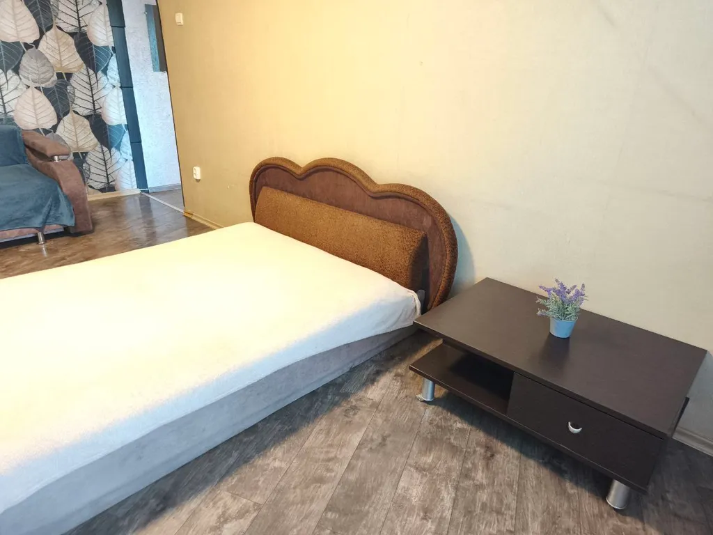 Двухкомнатная квартира в районе предмостной площади