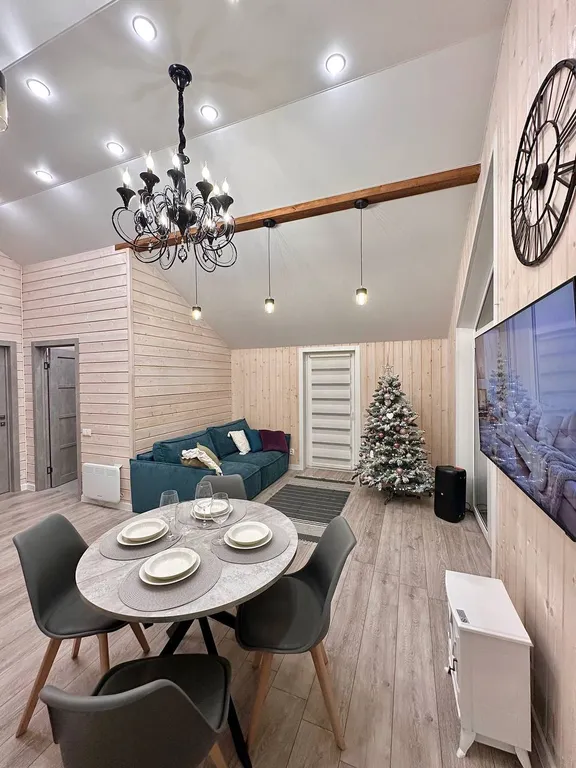 Коттедж Красивый дом с 2 спальнями — Ропша