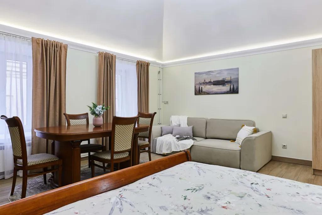 Однушка у медного всадника и набережной