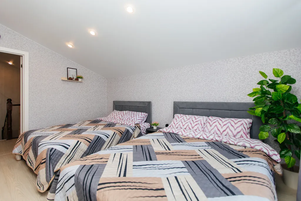 Просторный двухэтажный коттедж