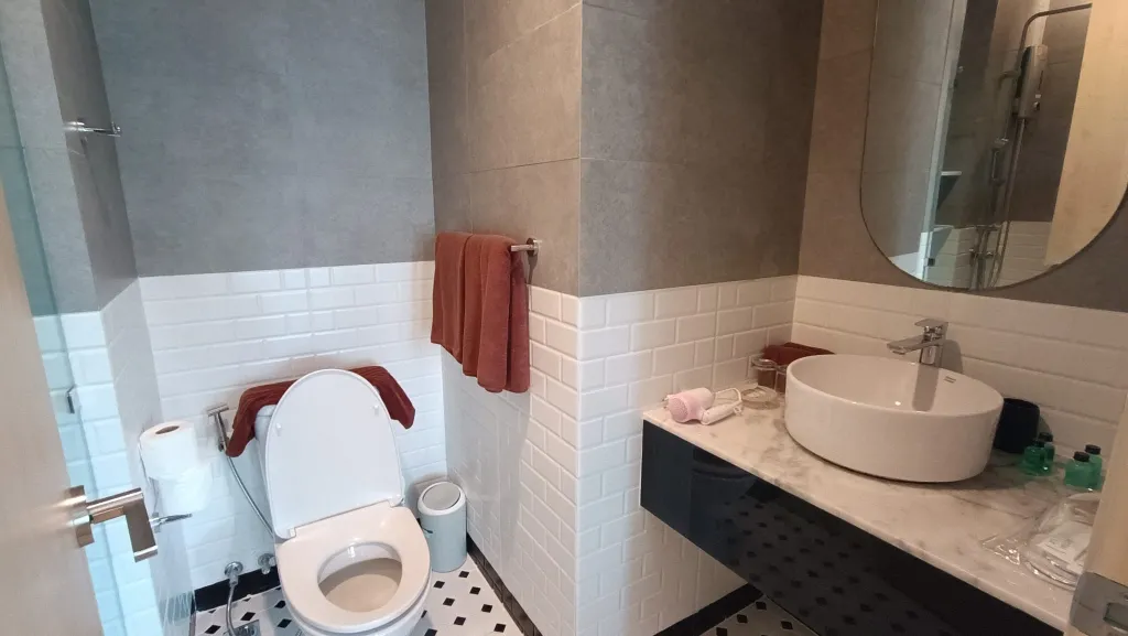 Видовая студия с бассейном на крыше Palmetto Карон