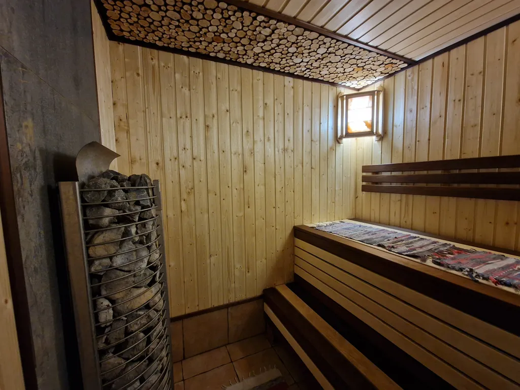 Роскошный дом в центре с сауной и бассейном на 15 гостей