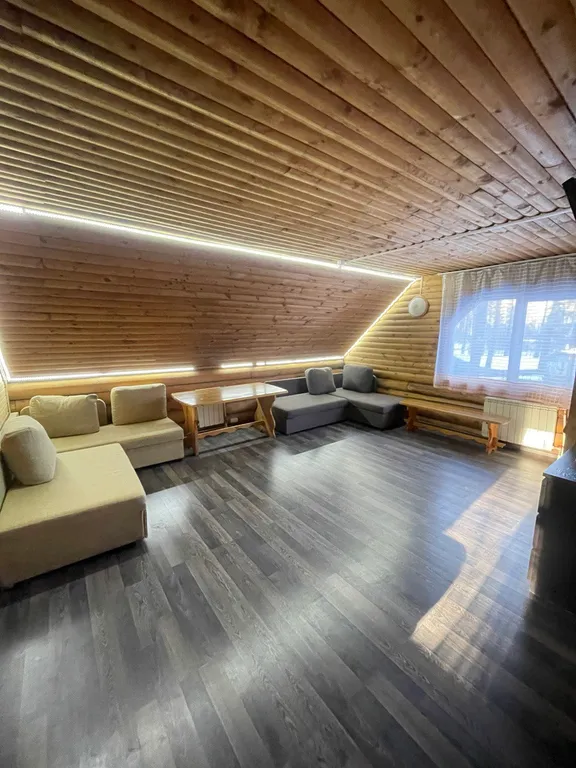 Уютный коттедж в лесу