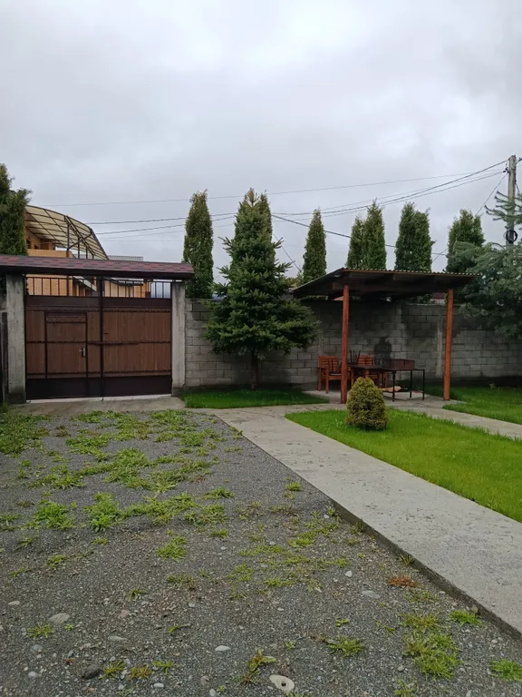 Дом из двух комнат в зелёной зоне