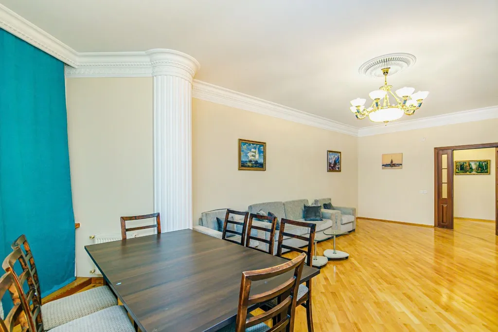 Квартира в центре с видом на море