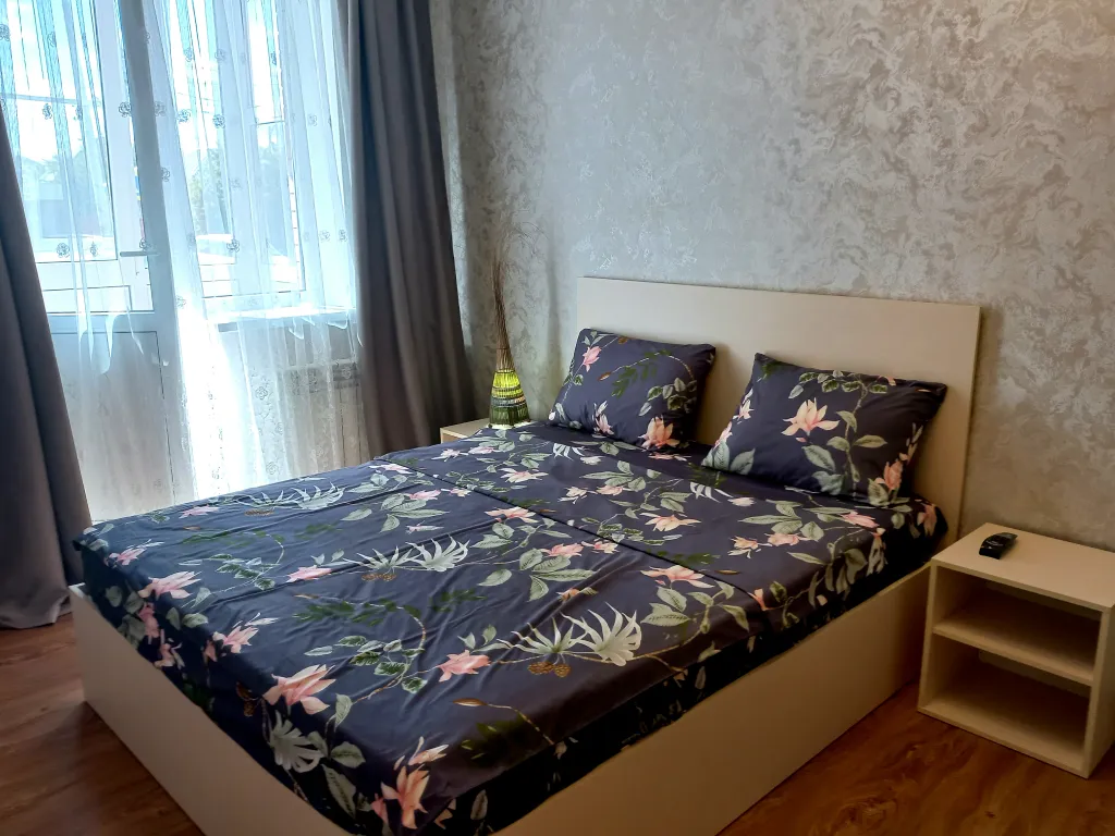 Просторная 2-комнатная квартира в новом доме в центре Батайска — аренда посуточно в Батайск