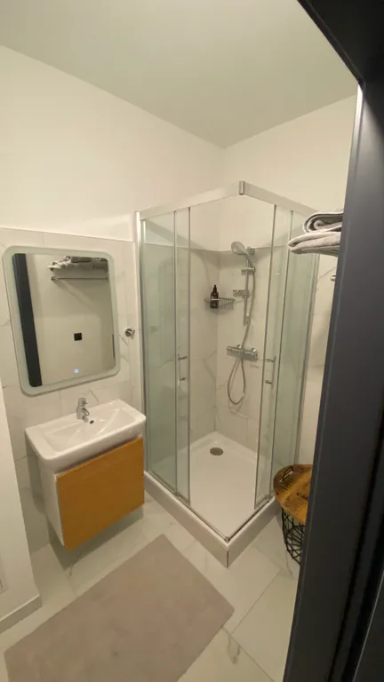 Стильная квартира с видом на озеро