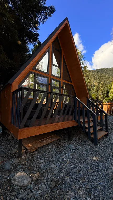 А-фрейм 3 с видом на горы и лес