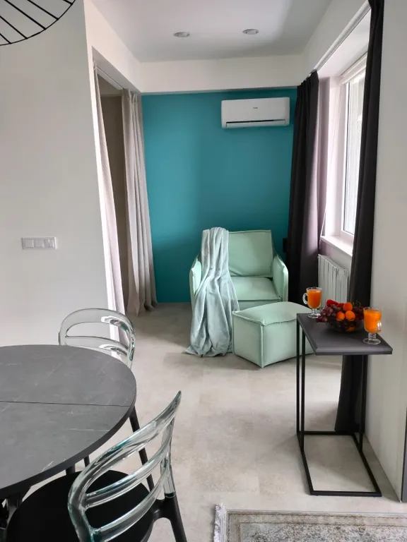 Просторная студия Бирюза комфорт+до 5 гостей