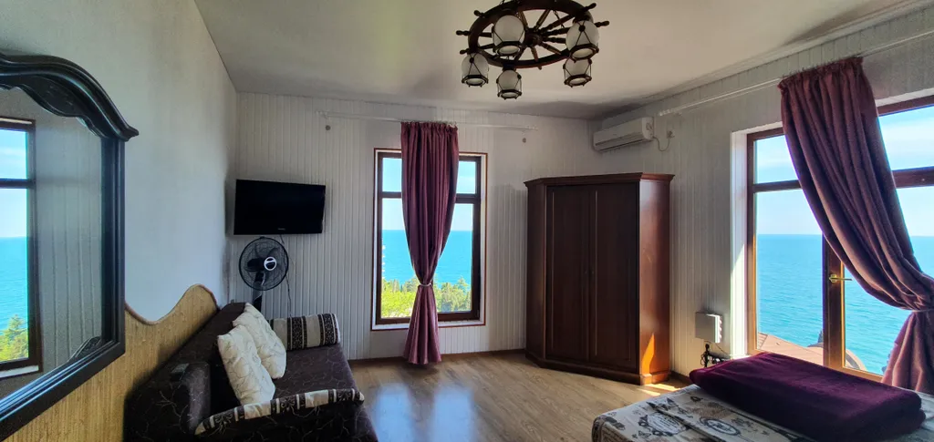 Коттедж Видовой этаж с личным солярием — аренда посуточно в Ялта